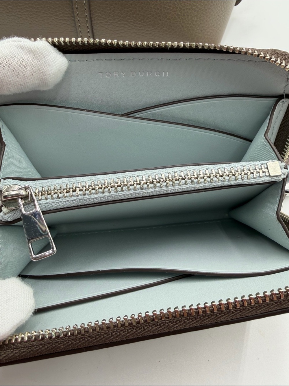 Tory Burch SMALL PERRY ZIP TOTE & Romy Medium Zip Around Wallet - Picture 11 of 15